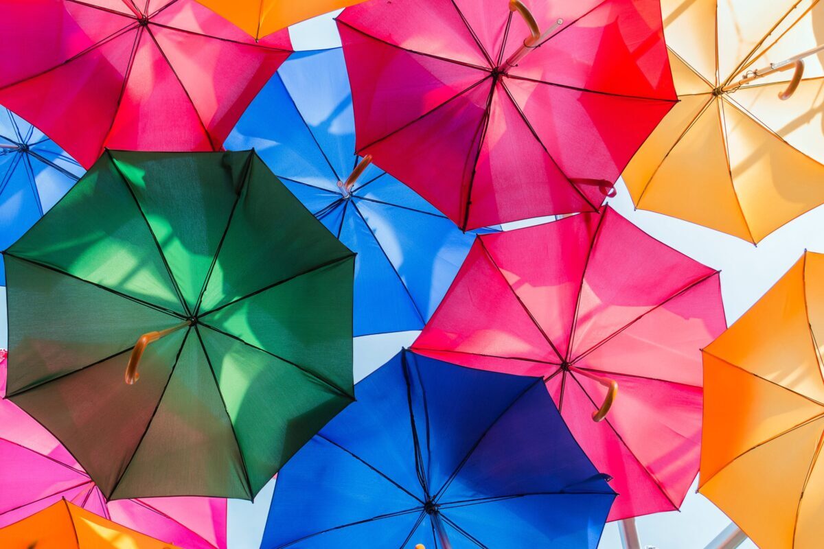 日傘は何色が紫外線に効果的 決め手は外側と内側の色だった ニーズカフェ